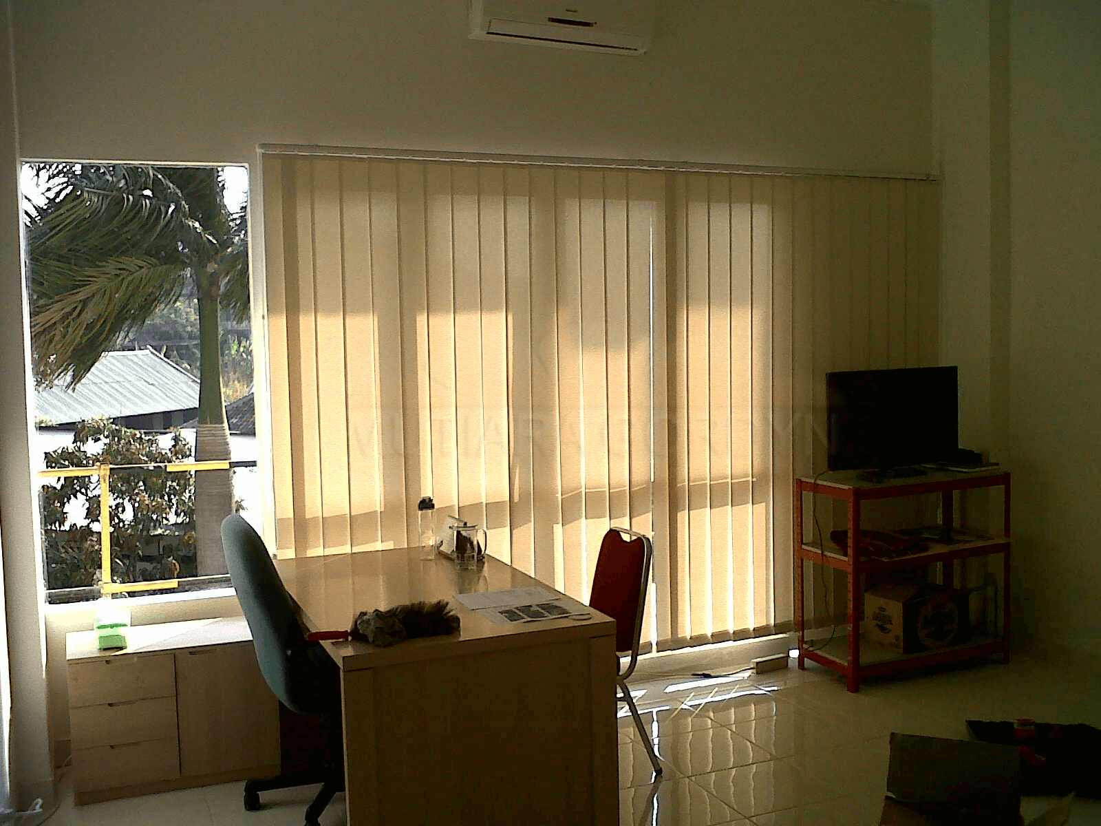 vertical blind