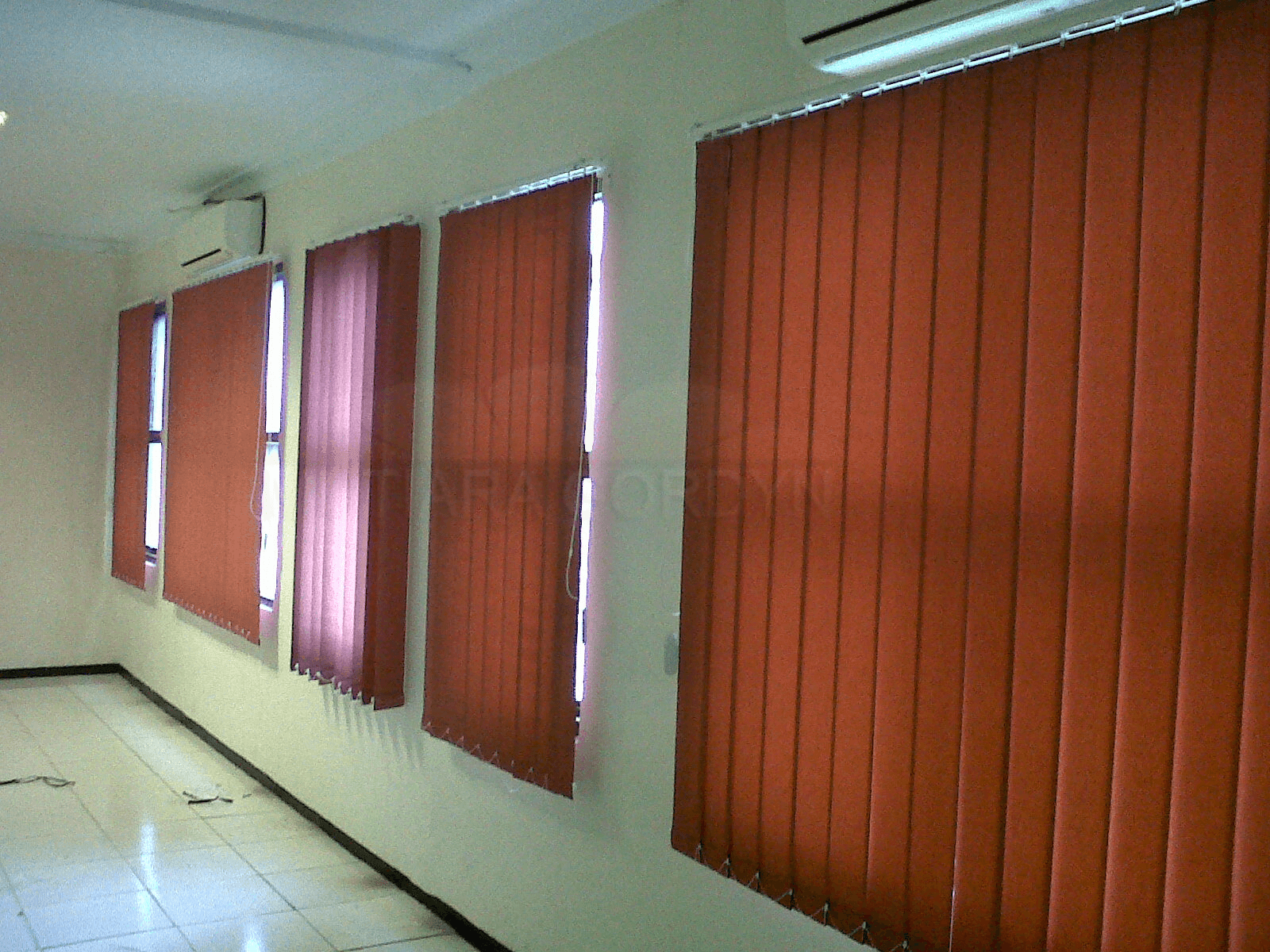 vertical blind gading serpong