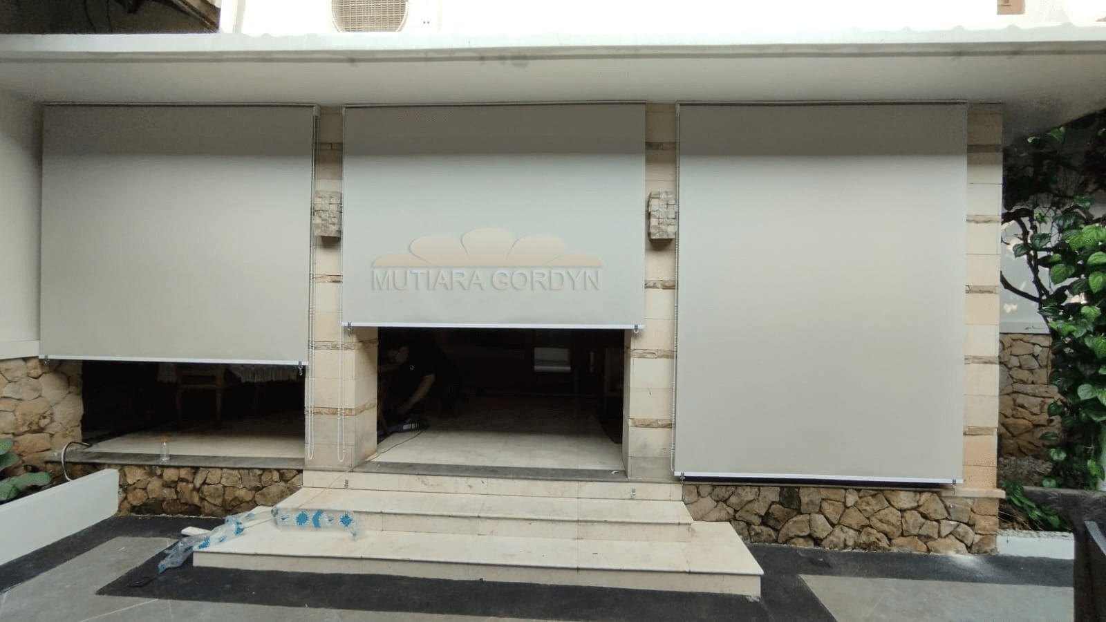Mengenal Fungsi Outdoor Blinds untuk Perlindungan Luar Ruangan