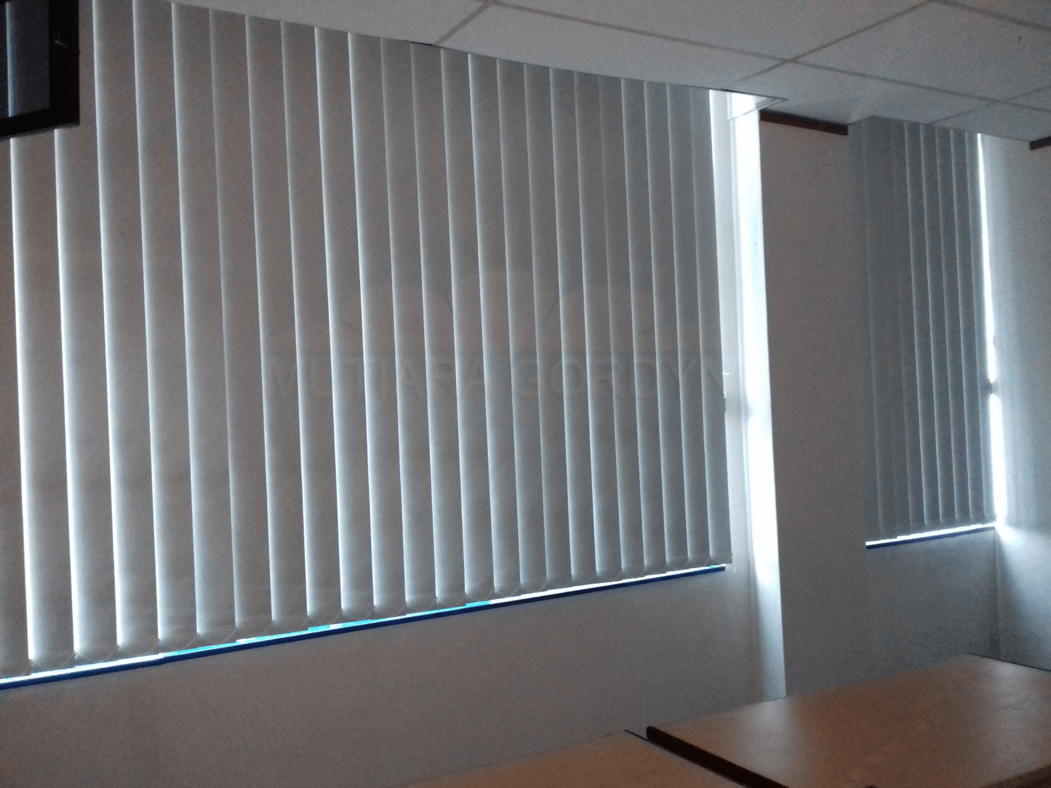 vertical blind gading serpong