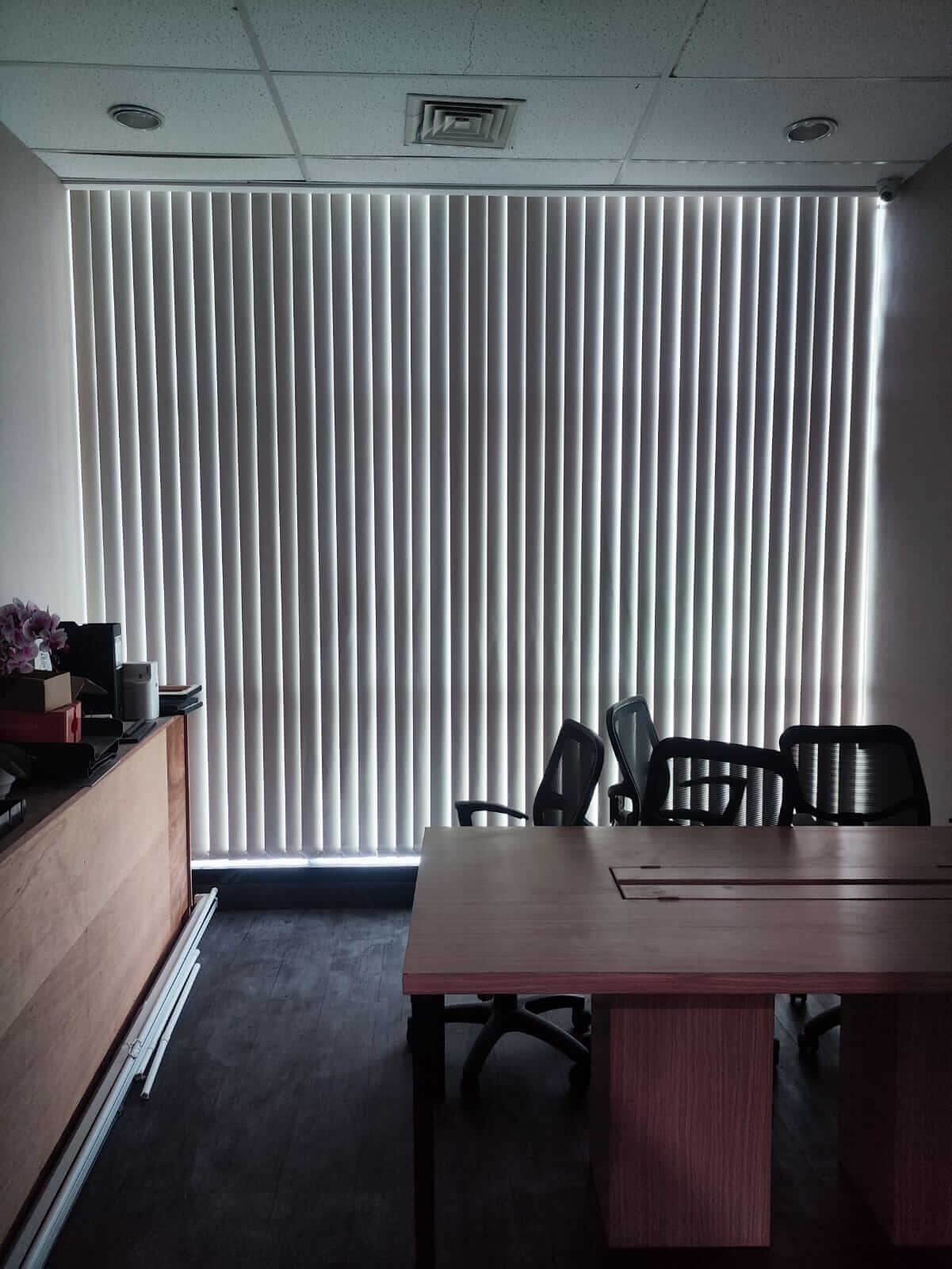Layanan Pasang Wooden Blind & Vertical Blind Premium di Green Lake City & Metland Cyber City, Tangerang