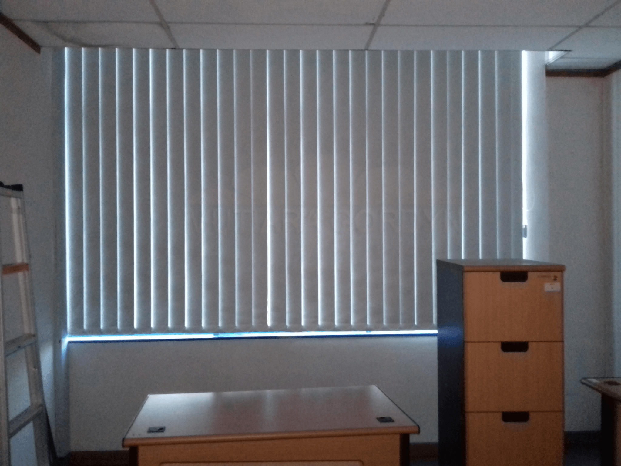 3. Vertical Blind (Tirai Vertikal) kota wisata cibubur