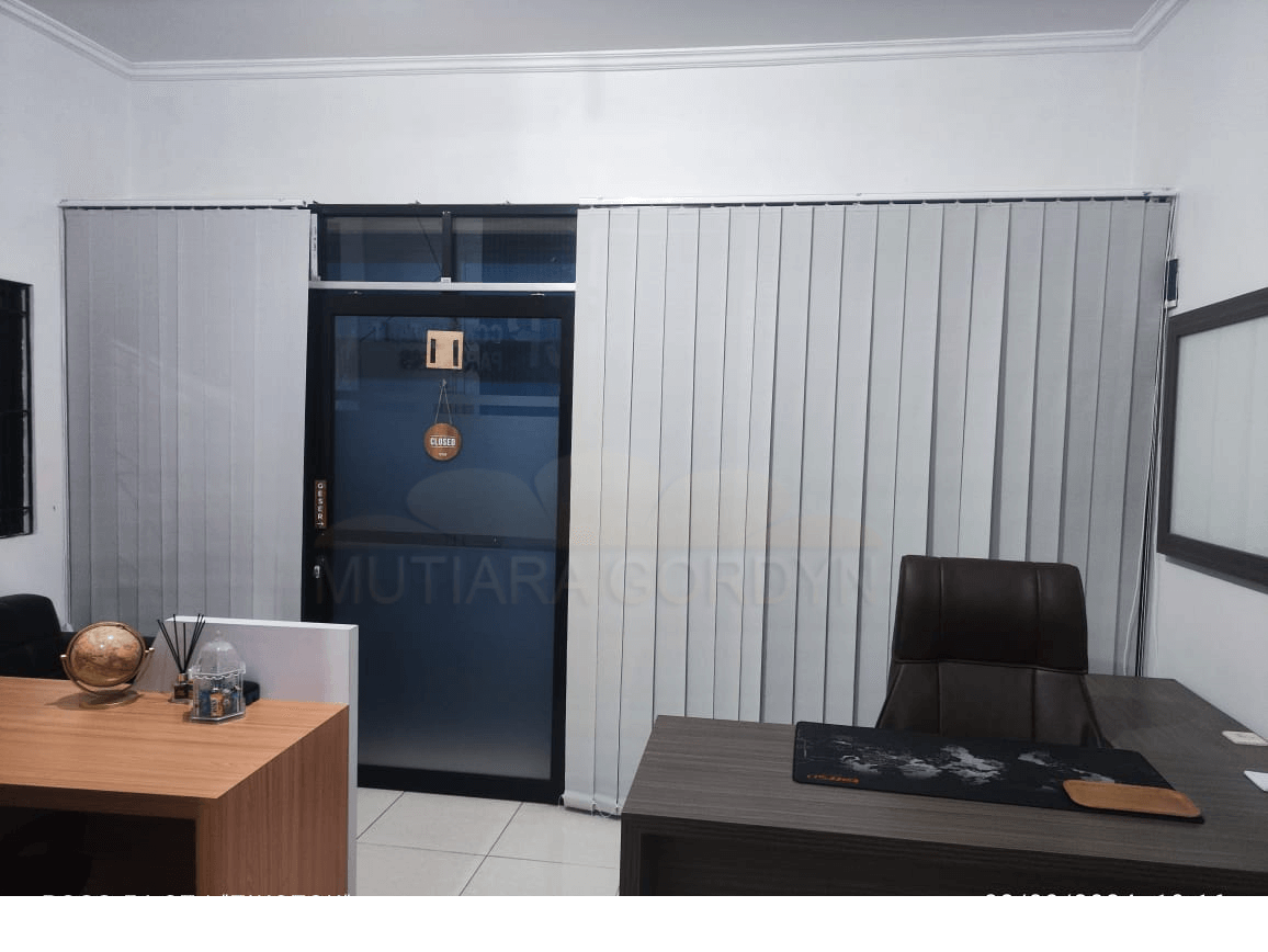 VERTICAL BLIND DAPAT DI PASANG DIBIDANG MIRING.CIPADU,LARANGAN,KREO