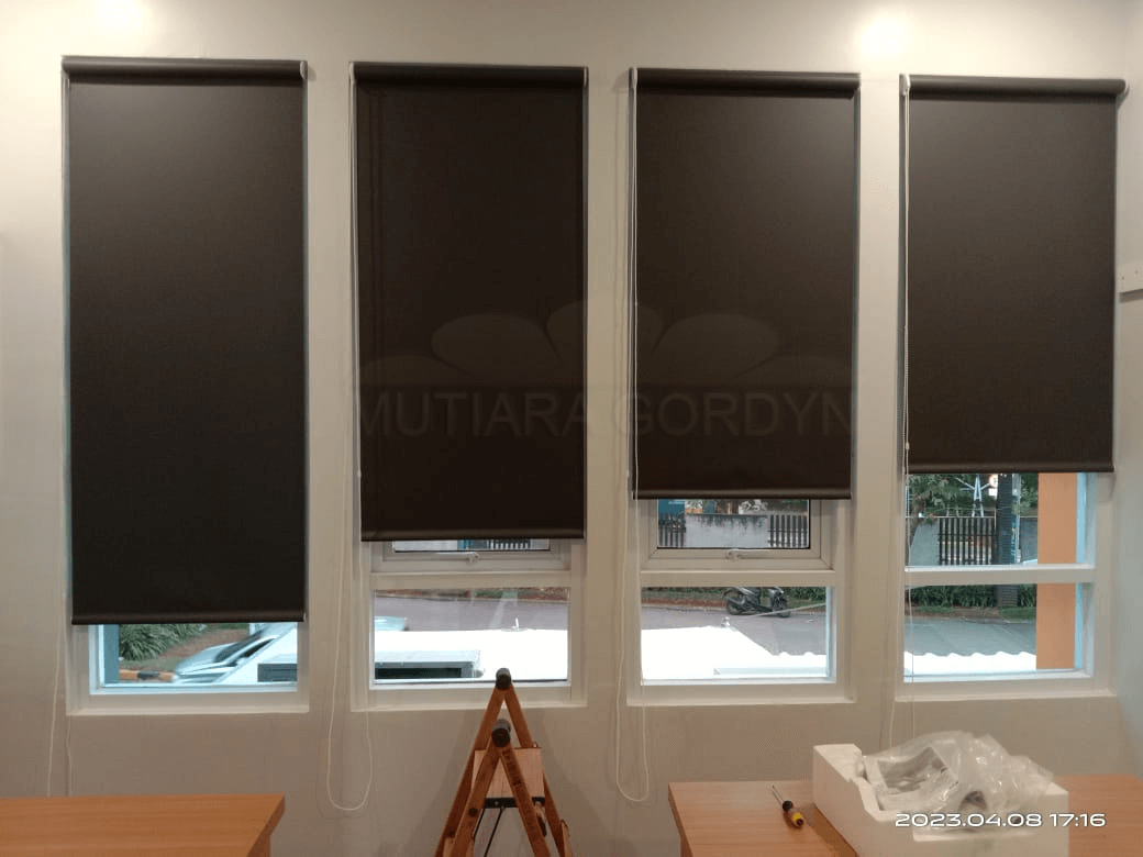 ROLLER BLIND BLACKOUT ANTI SILAU MATAHARI.SUMMARECON