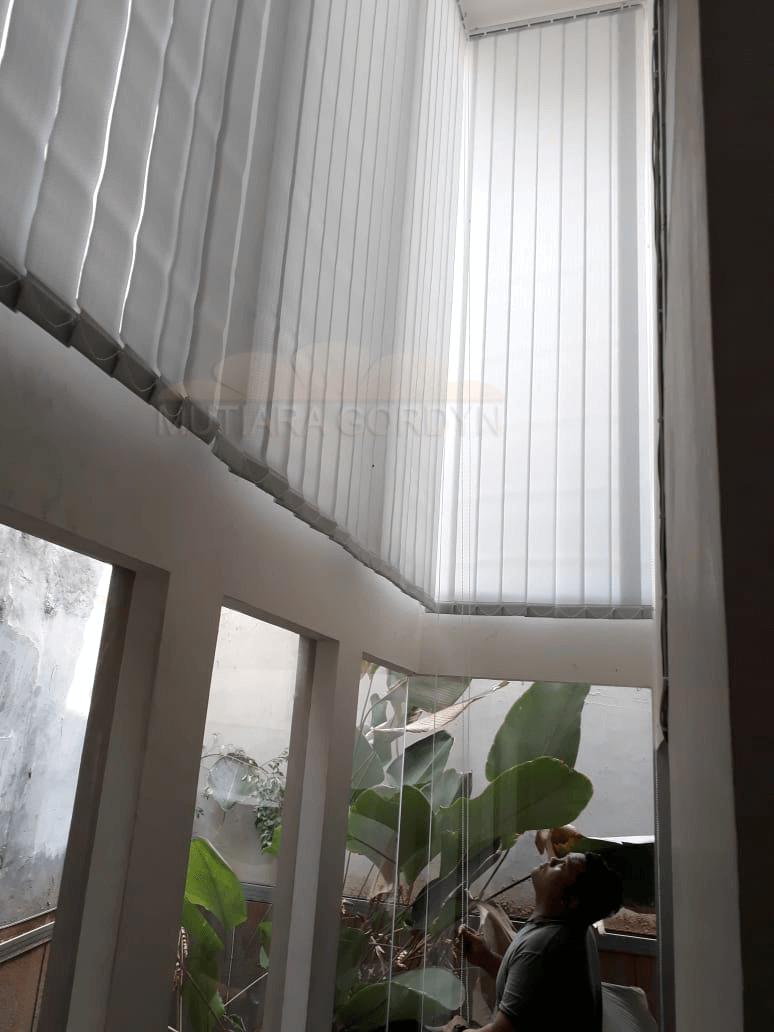 VERTICAL BLIND DAPAT DI PASANG DIBIDANG MIRING.RAWA BOKOR,BANDARA