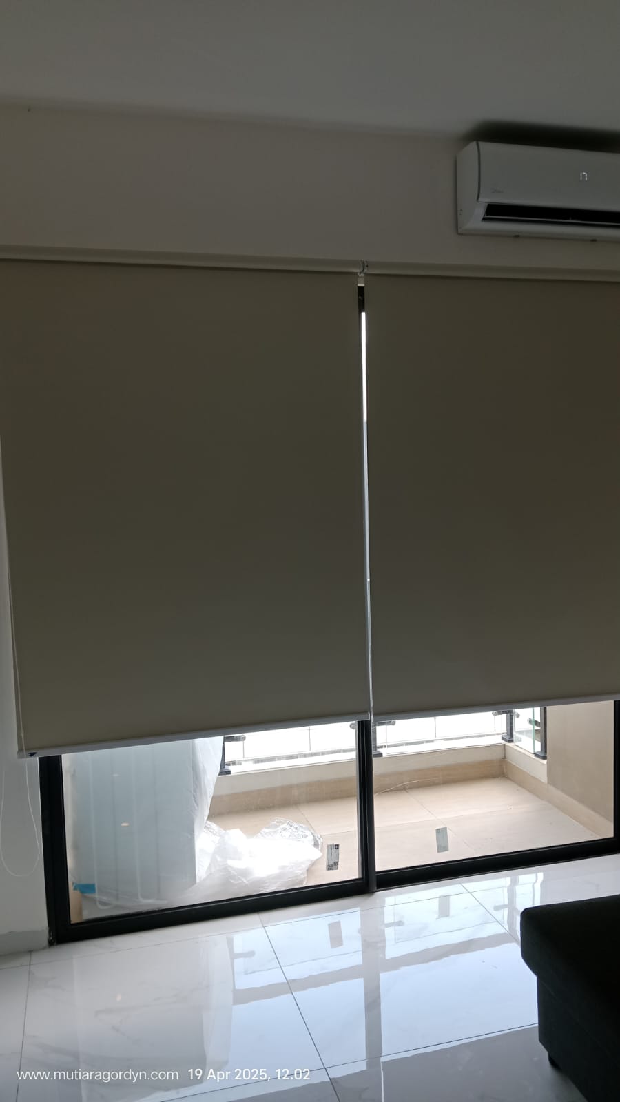 ROLLER BLIND BLACKOUT ANTI SILAU MATAHARI.Toko Blinds Citra Maja,Citra Raya,Korelet 