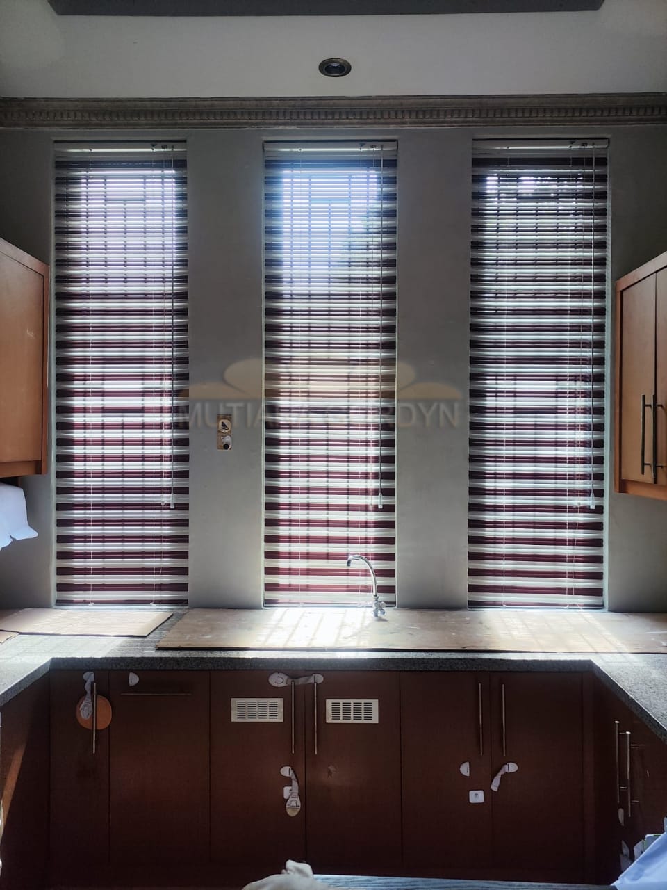 HORIZONTAL BLIND | VENETIAN BLIND.TAMAN ROYAL MODERNLAND