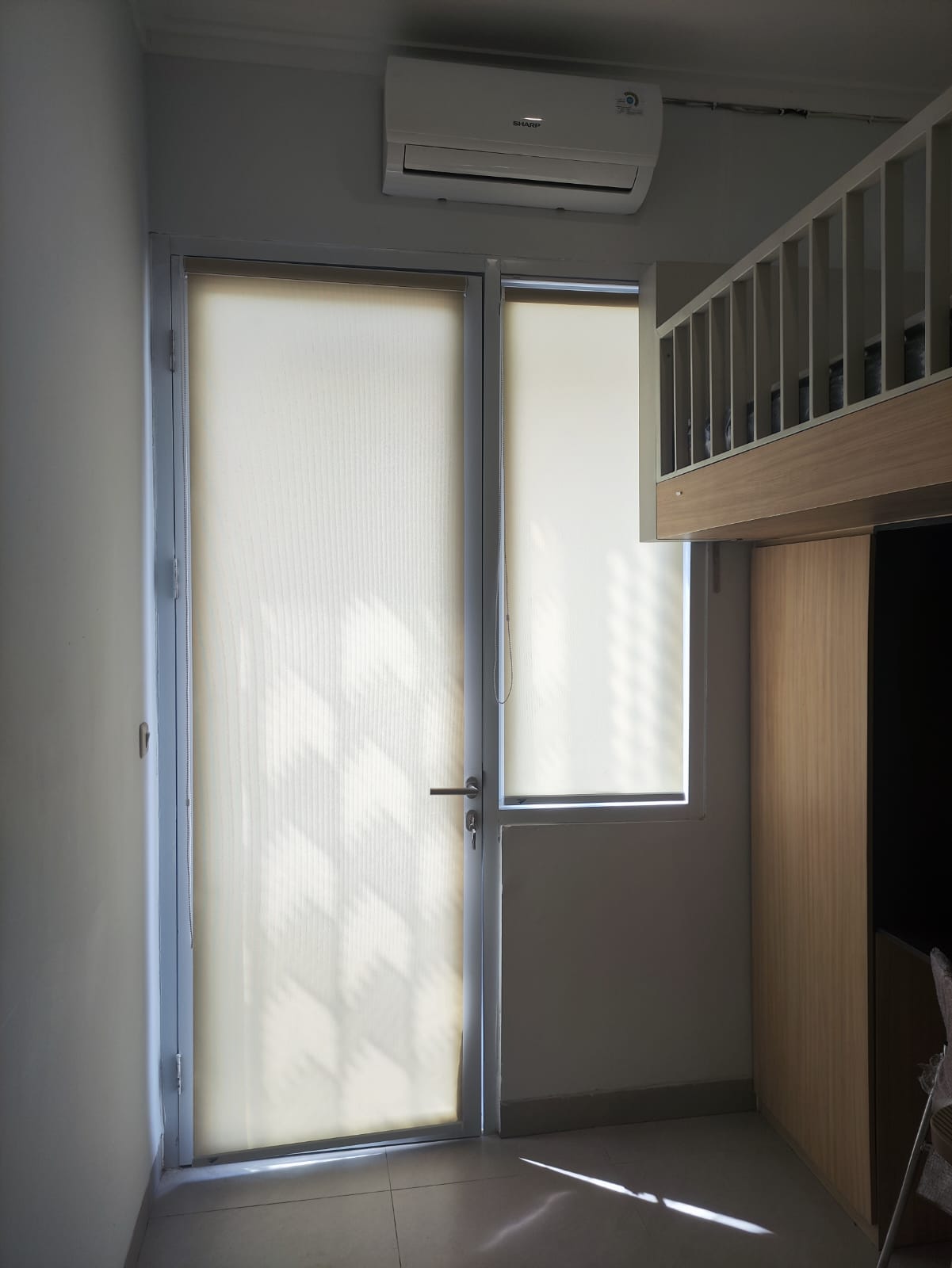 ROLLER BLIND DIMOUT ( BAHAN STANDART )KALIDERES SEMANAN KAMAL