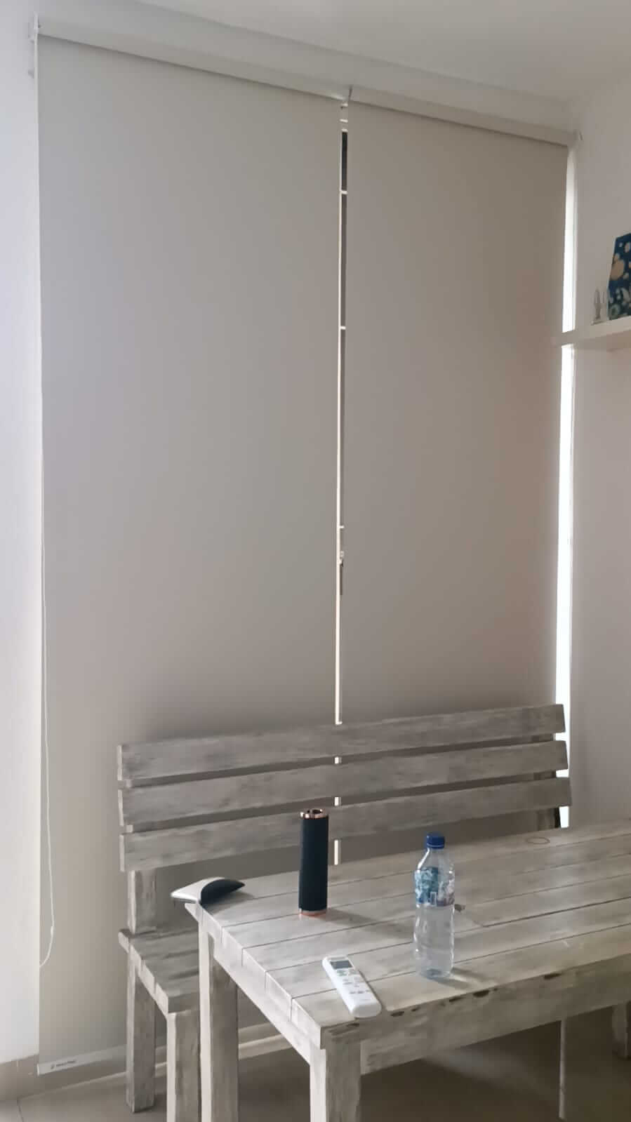 Roller Blind Outdoor: Solusi Tampias Air Hujan dan Panas Matahari