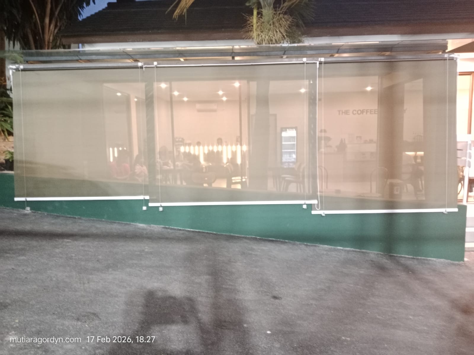 Roller Blind Outdoor Cilandak