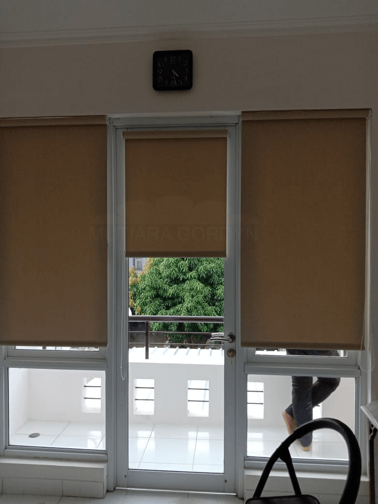 Blackout Roller Blind tigaraksa