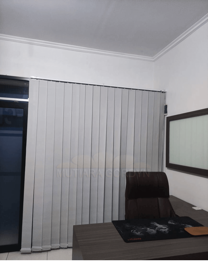 Vertical Blind, Pilihan Utama Tirai Formal untuk Perkantoran di Depok