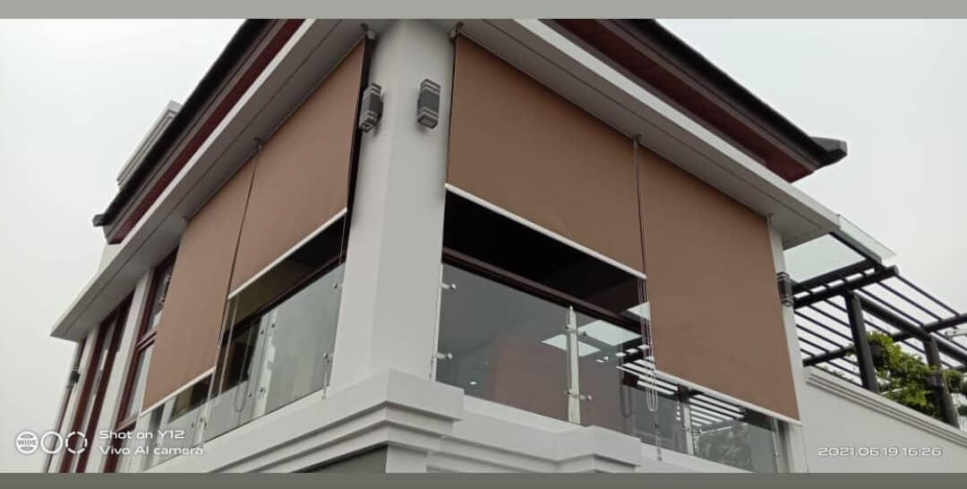 project pasang roller blind outdoor di bekasi