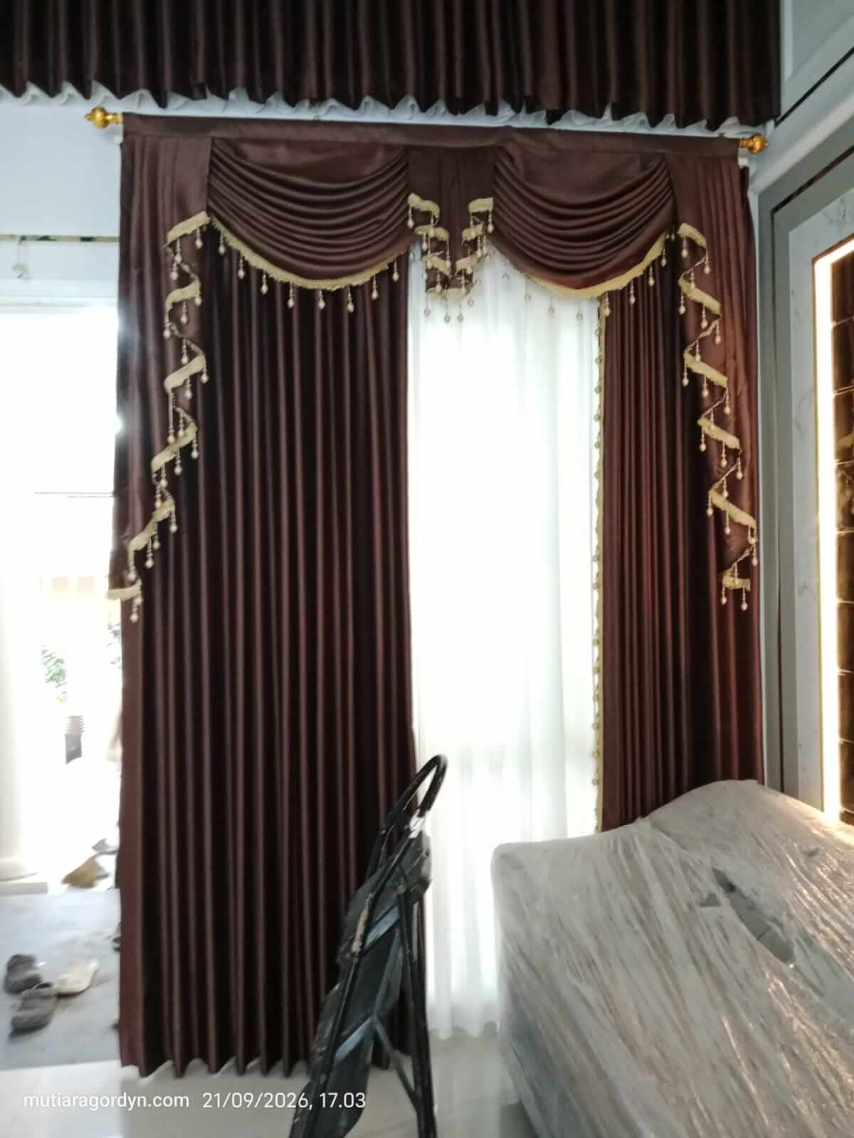 Pemasangan Gorden Fullset Poni Klasik di Cluster Sheffield, Greenwich Park BSD