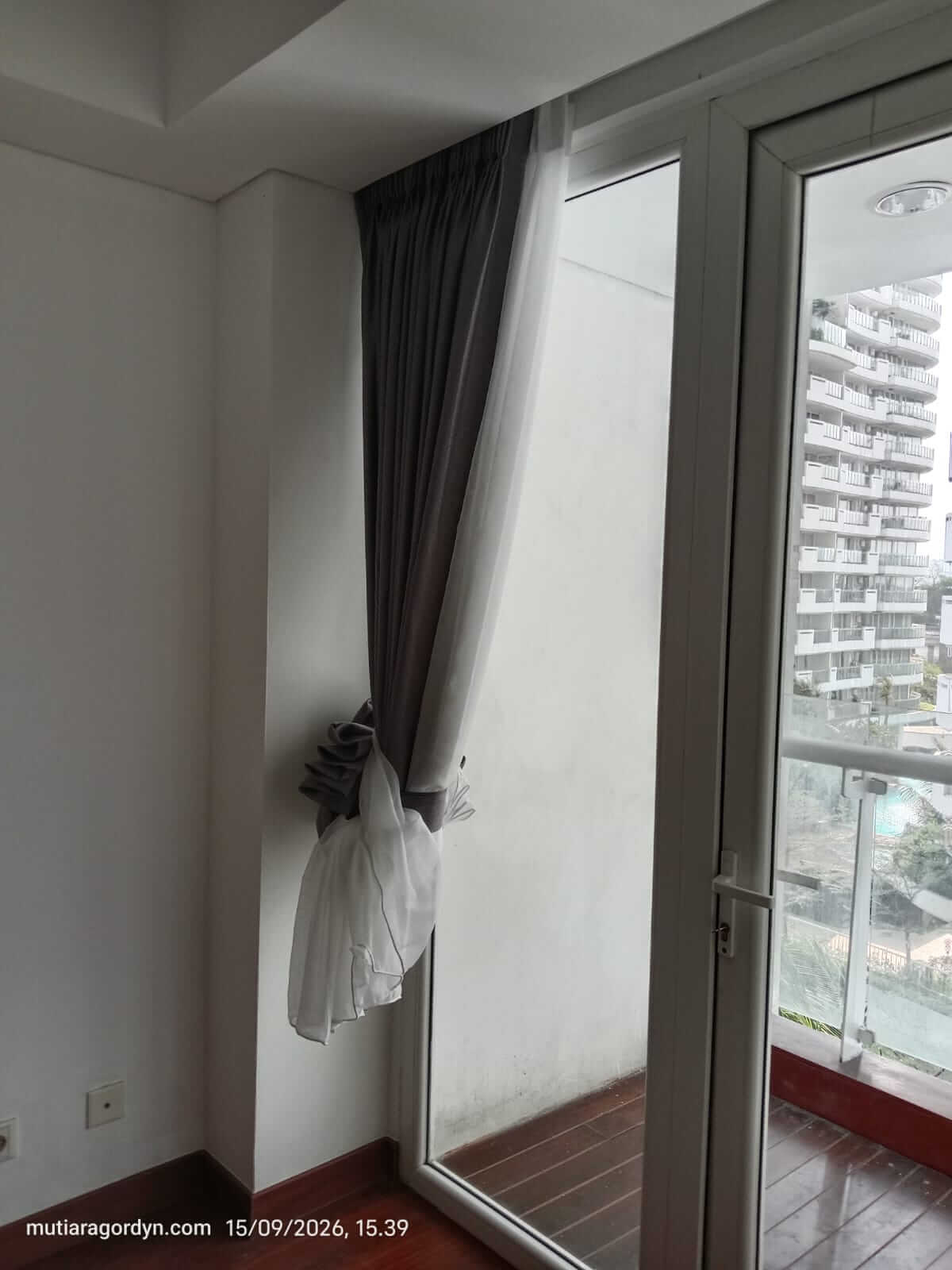 Proyek Pemasangan Gorden, Vitrase & Roller Blind di Apartemen Royale Springhill Kemayoran, Jakarta Pusat