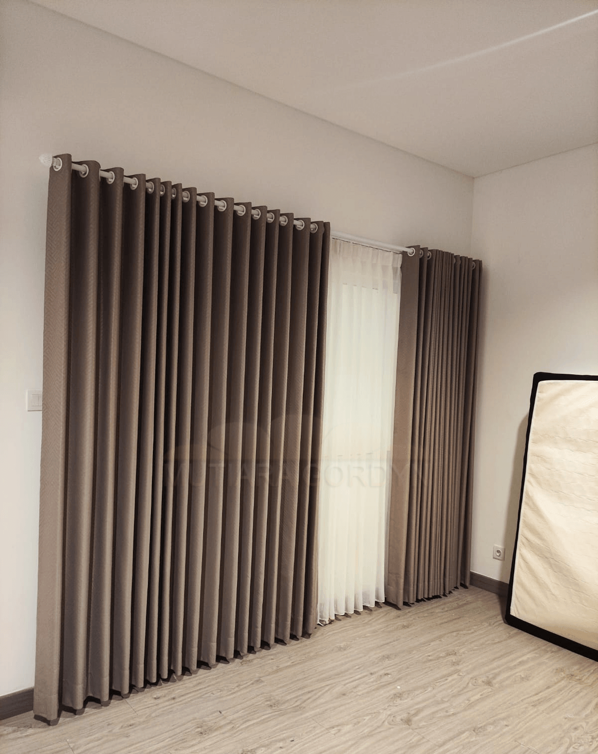 Proyek Pemasangan Gorden & Vitrase Elegan di Metland Tangerang | Mutiara Gordyn